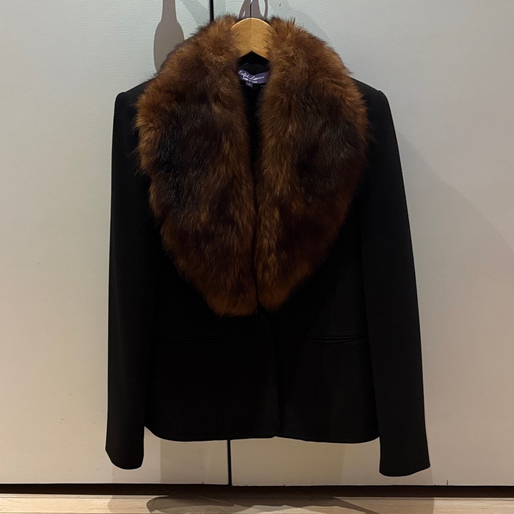 Ralph Lauren Elegant Black Jacket with Brown Fur Collar